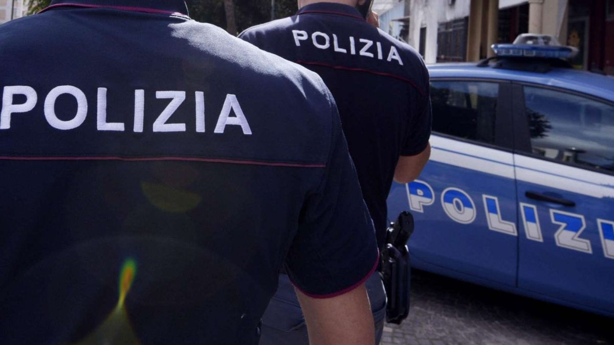 Doi moldoveni s-au bătut într-un parc din Italia: Unul a ajuns la spital, iar altul este arestat.