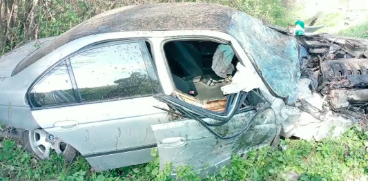 В Шолданештском районе легковушка слетела с трассы и врезалась в дерево.