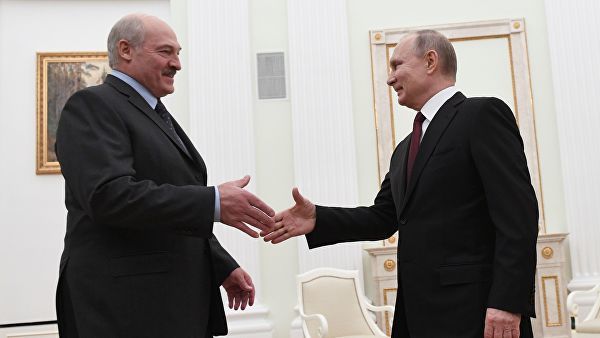 Путин договорился с Лукашенко поиграть в хоккей.