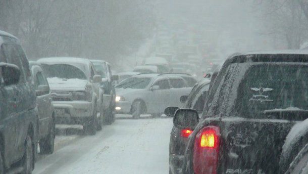В столице два ДТП затруднили дорожное движение.