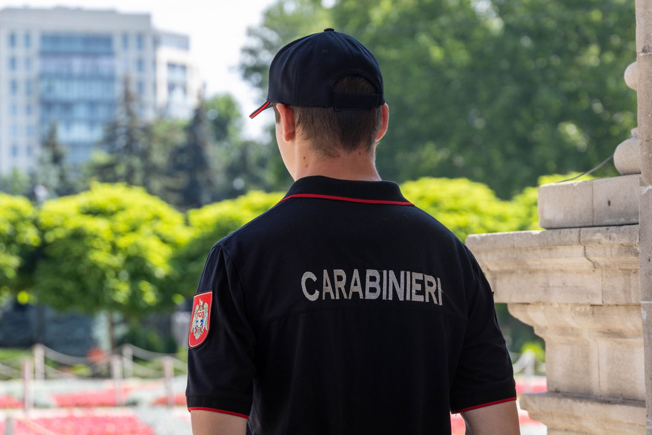 O femeie căutată de Poliție, identificată de carabinieri în Capitală.