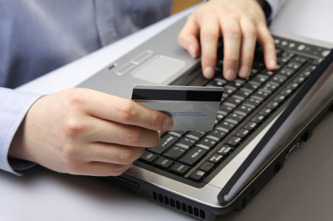 Începând cu anul 2017, șoferii care intră sau tranzitează Republica Moldova vor putea procura vinieta de pe internet.