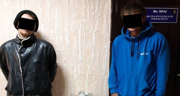 Полиция задержала двух воров-домушников.