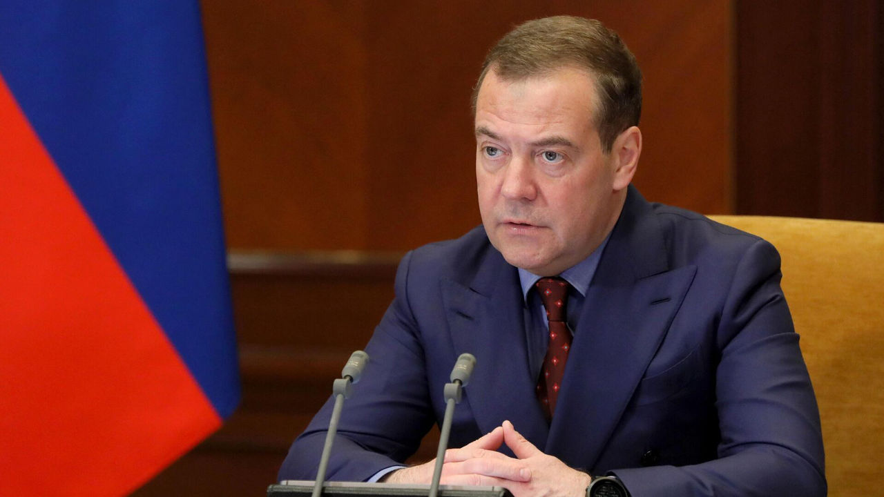 Медведев: Столтенберг забыл, кто победил во Второй мировой войне, история повторится.