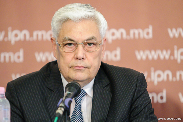 Дипломат затронул сегодняшнюю ситуацию, и отметил что Украина находится в состоянии глубокого политического, экономического и военного кризиса.