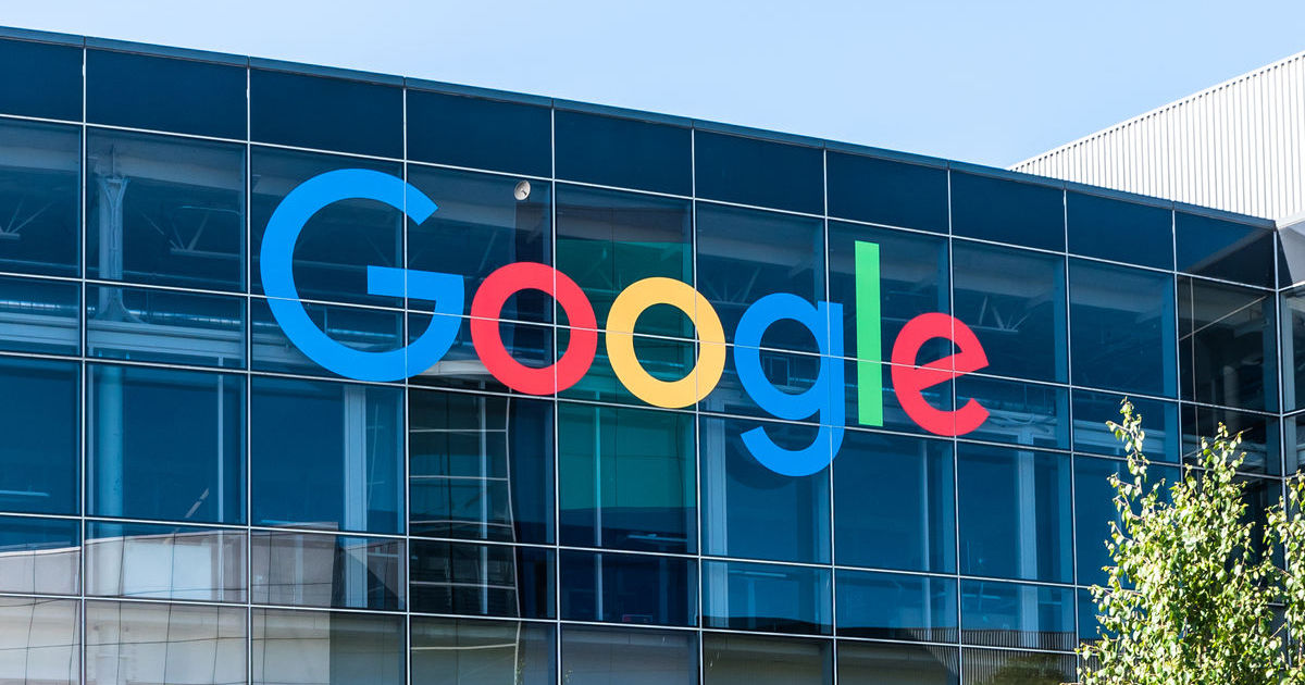 Еврокомиссия оштрафовала Google на 1 млрд долларов.