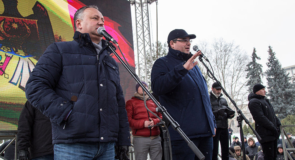 Dodon și Usarîi vor adera vineri la Forumul Civic. Foto: Sputnik/ Miroslav Rotari
