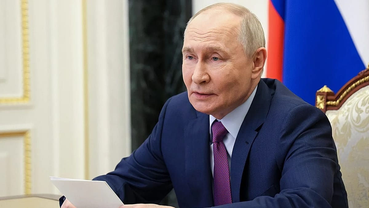 Президент России ввёл санкции против 17-летнего британца.