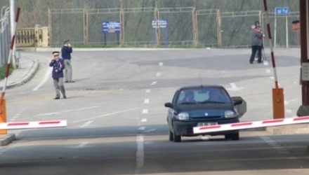 Trei conducători auto au fost reținuți de polițiști ide frontieră pnetru diverse încălcări la trecerea hotarului țării.
