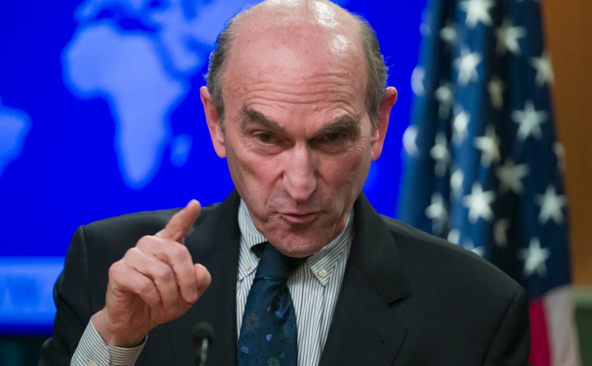 Специальный представитель США по Венесуэле Эллиот Абрамс заявил, что Николас Мадуро должен покинуть страну и уступить власть переходному правительству.