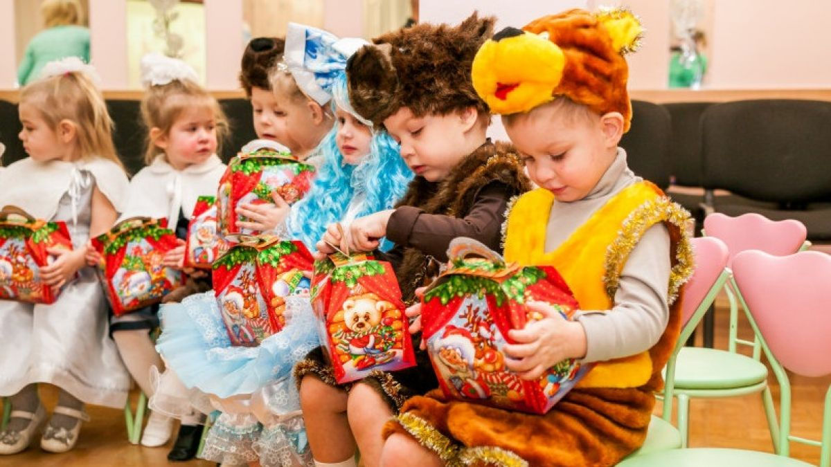 Peste 31.000 de copii din Chișinău vor primi cadouri cu ocazia sărbătorilor de iarnă.