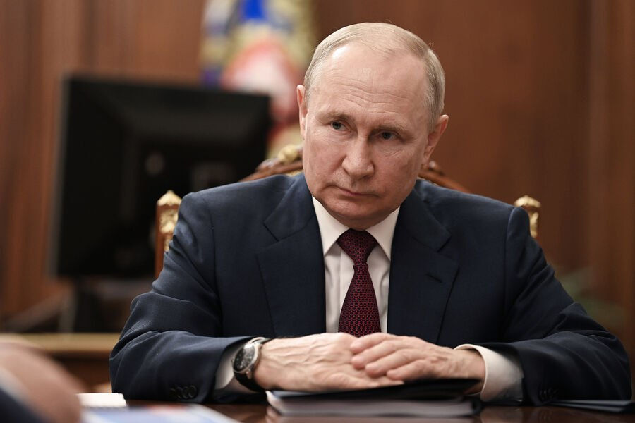 Путин о поставках кассетных боеприпасов Украине: Оставляем за собой право на зеркальные действия.