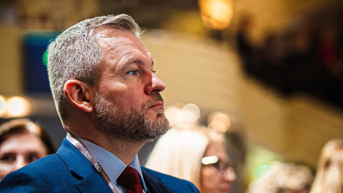 Президент Словакии утвердил в конституции положение о двух полах.