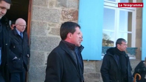 Кандидат в президенты Франции Вальс едва не получил пощечину.