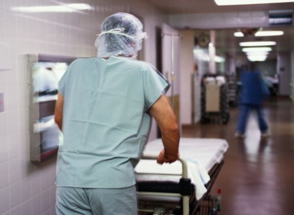 Medicii ii spuneau ca este sanatos, iar el avea, de fapt, pneumonie. Un barbat de 34 de ani, din Causeni, a murit deoarece ar fi fost tratat mult prea tarziu.