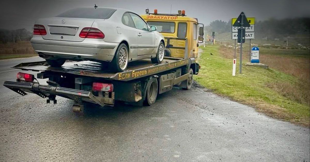 Șoferul unui Mercedes, oprit la Comrat: S-a ales cu proces penal după ce a refuzat să fie testat antidrog.