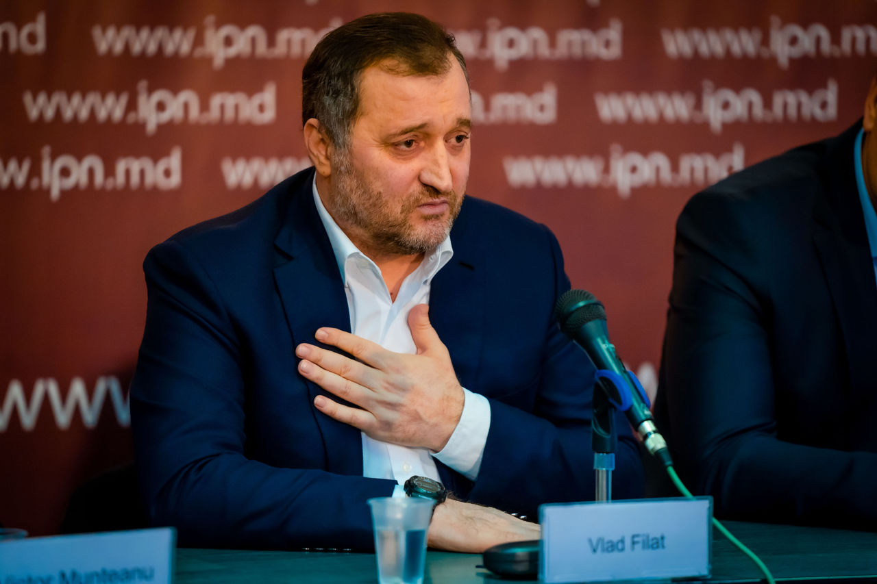 Бывший премьер-министр Влад Филат.