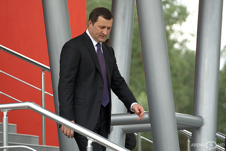 Лидер ЛДПМ  отметил, что находящиеся у власти партии проявили политическую  зрелость и смогли поставить национальный интерес выше узкопартийного.