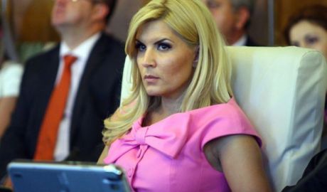 Camera Deputaţilor din Parlamentul României a aprobat, astăzi, cererea de arestare formulată în dosarul "Gala Bute" în cazul Elenei Udrea, fiind înregistrate 219 voturi "pentru" şi 102 "împotrivă".