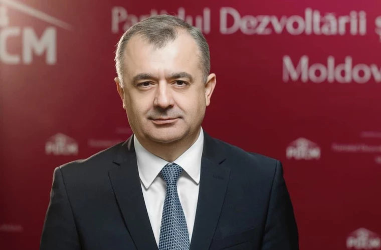 Ион Кику призвал граждан "проголосовать против Санду" во втором туре выборов.
