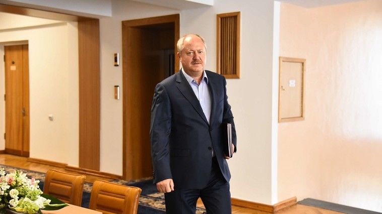 Парламент одобрил отставку Марчела Радукана.