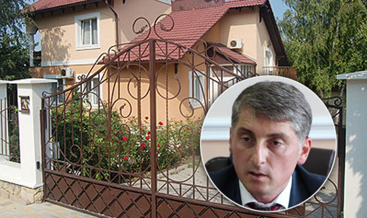 Харунжен - прокурор, в отношении которого была инициирована дисциплинарная процедура.