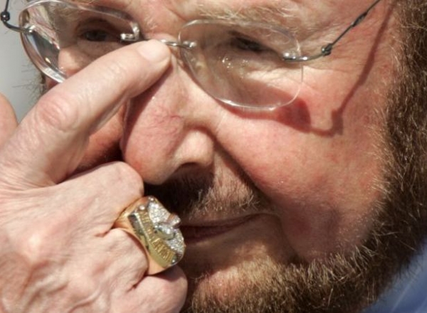 Malcom Glazer, proprietarul clubului Manchester United, a incetat din viata la varsta de 85 de ani.