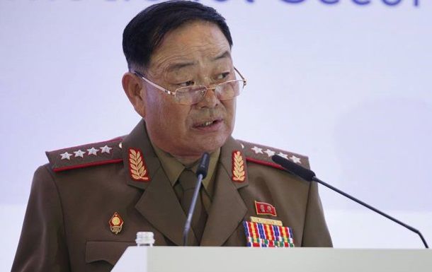 Военачальника казнили, поскольку он заснул на совещании с участием главы КНДР Ким Чен Ына.