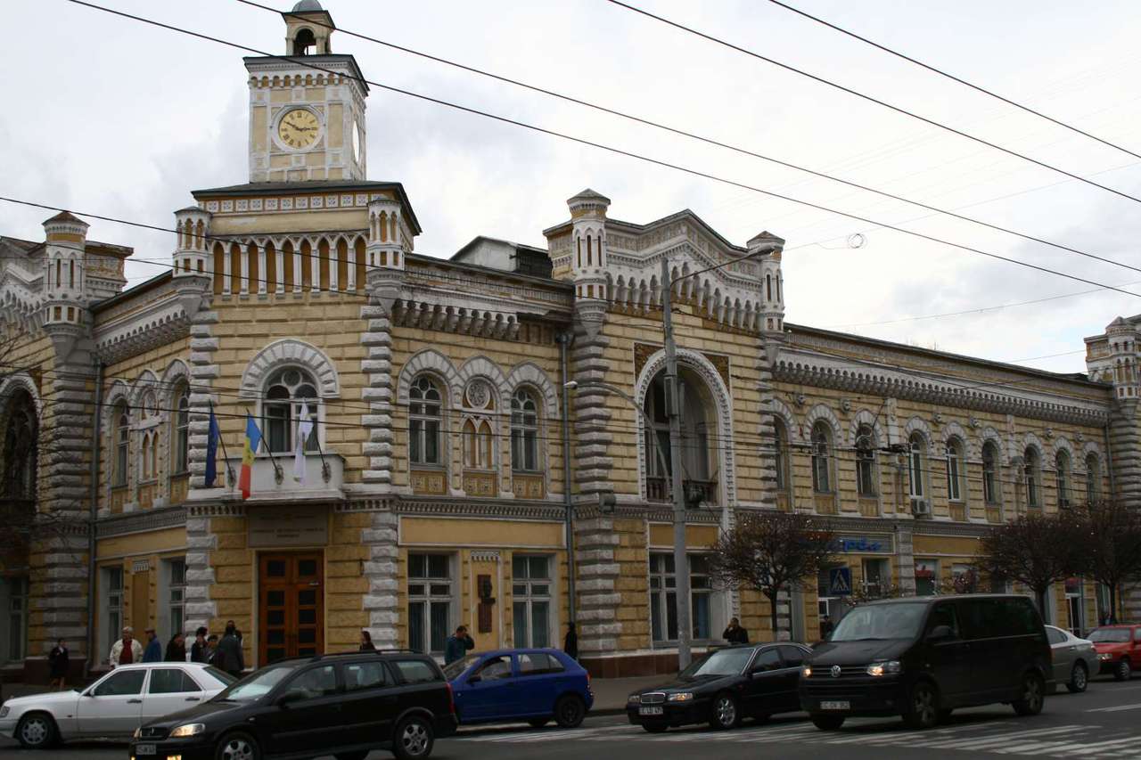 „Atunci cînd eram eu primar, bugetul municipiului Chișinău era de cîteva milioane, acum e practic de șase ori mai mare, dar noi totuși reușeam să facem ordine.