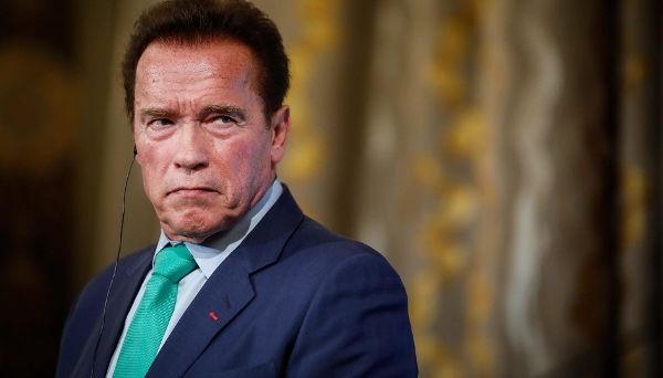 Arnold Schwarzenegger și-a vândut bijuteria pe 4 roți. 
