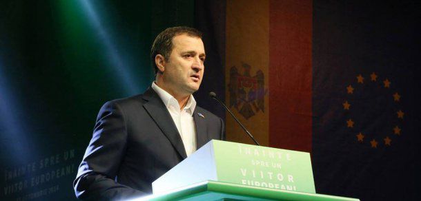 Vlad Filat îi îndeamnă pe cetățenii Republicii Moldova să nu recunoască autoritatea Procuraturii Generale. Foto: pldm.md