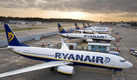 Lufthansa pierde titlul de cea mai mare companie aeriană europeană în favoarea Ryanair. Foto: ryanair.com