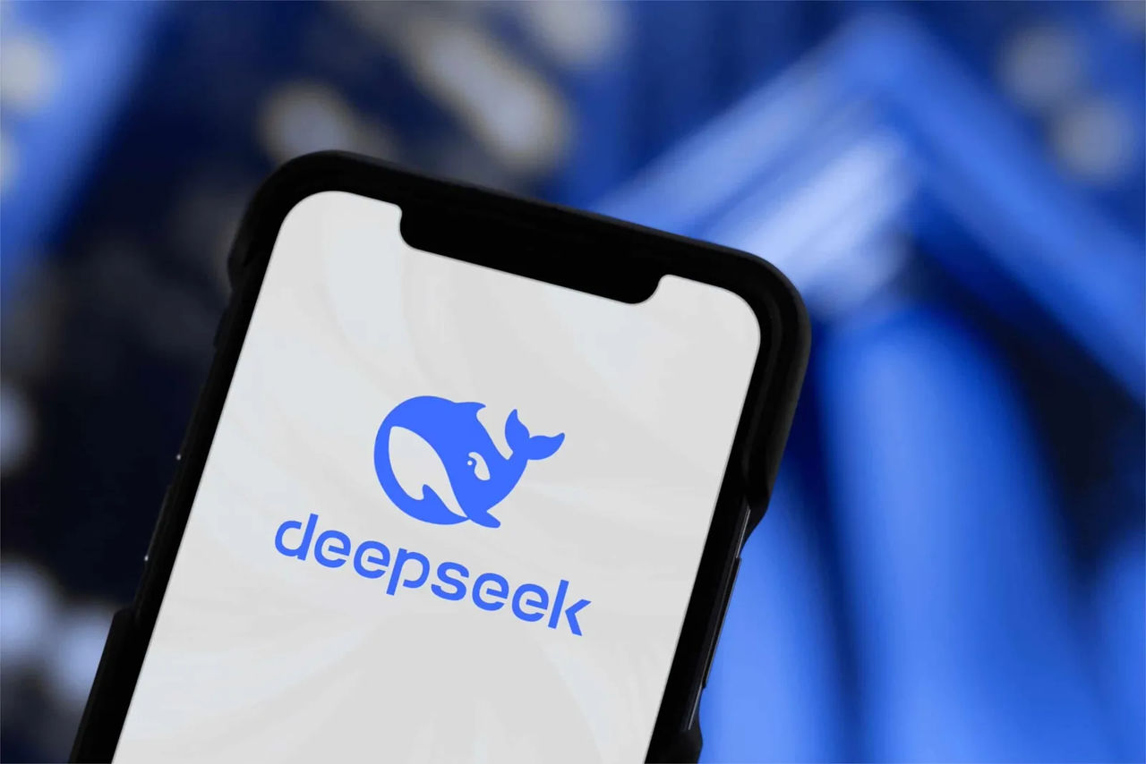 Chatbot-ul chinezesc de inteligență artificială DeepSeek a depășit ChatGPT din SUA.