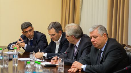 Gheorghe Brega a convocat aseară o şedinţă de lucru în cadrul căreia a fost examinată situaţia privind securitatea energetică a ţării.