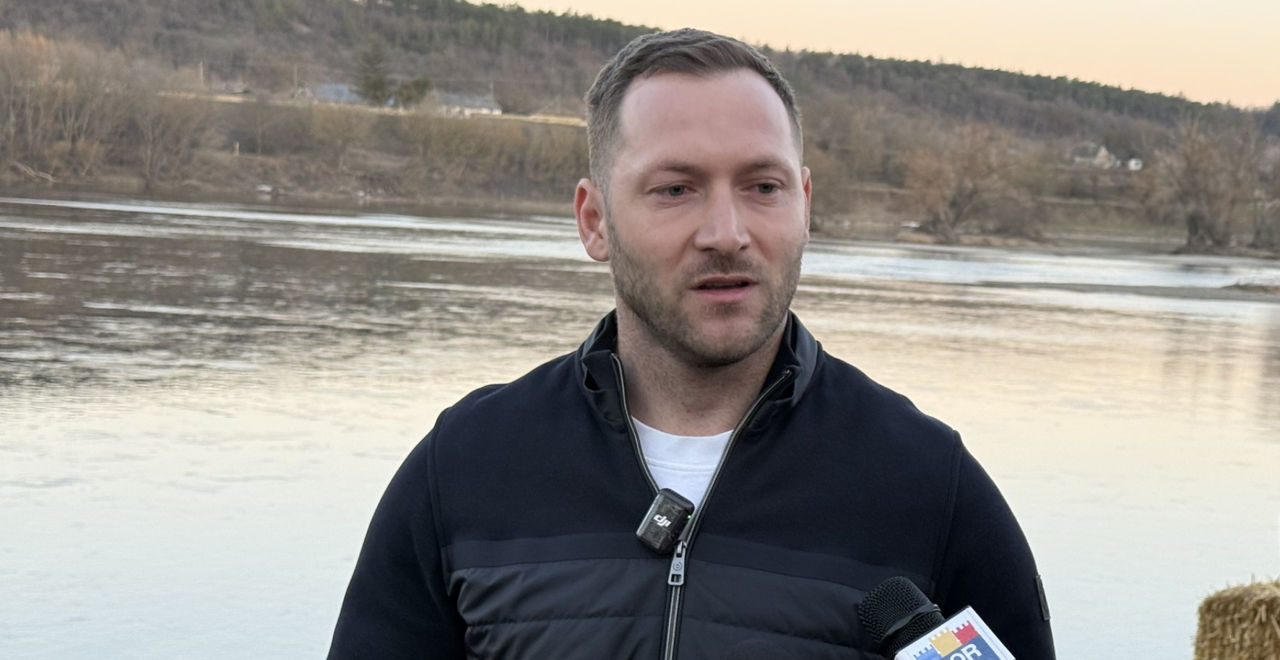Hajder: Creșterea nivelului apei în râul Nistru poate aduce reziduuri petroliere.