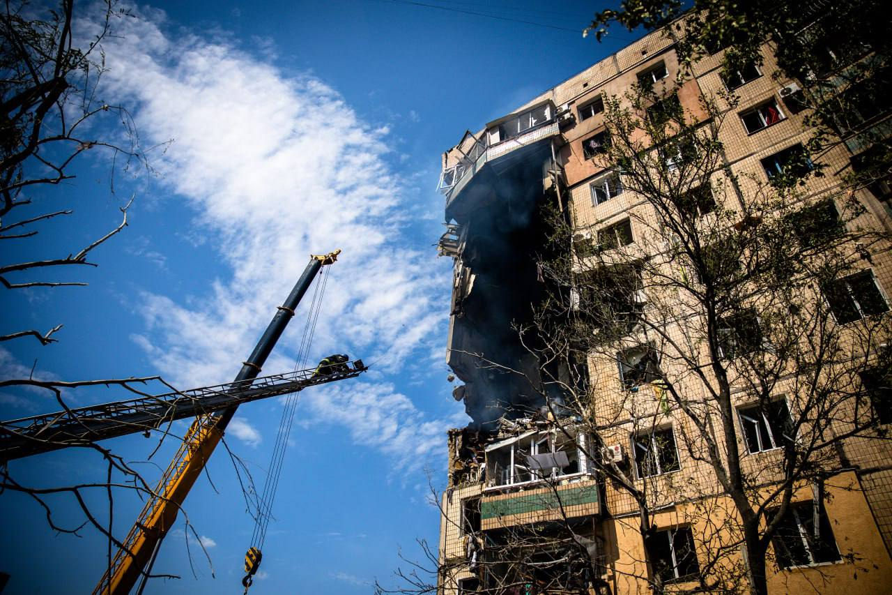 Число жертв удара по Кривому Рогу выросло до шести, 75 человек ранены.