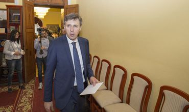 Cererea de demisie a lui Chirtoacă a ajuns la Primărie și CEC. Foto: agora.md