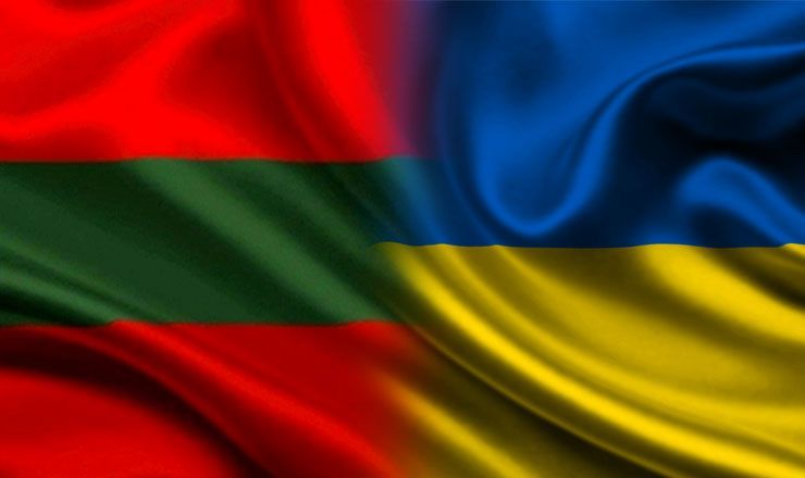 По его словам, "приднестровские власти и бизнес-элиты тесно связаны с Украиной и в частности - с Одесским портом". 