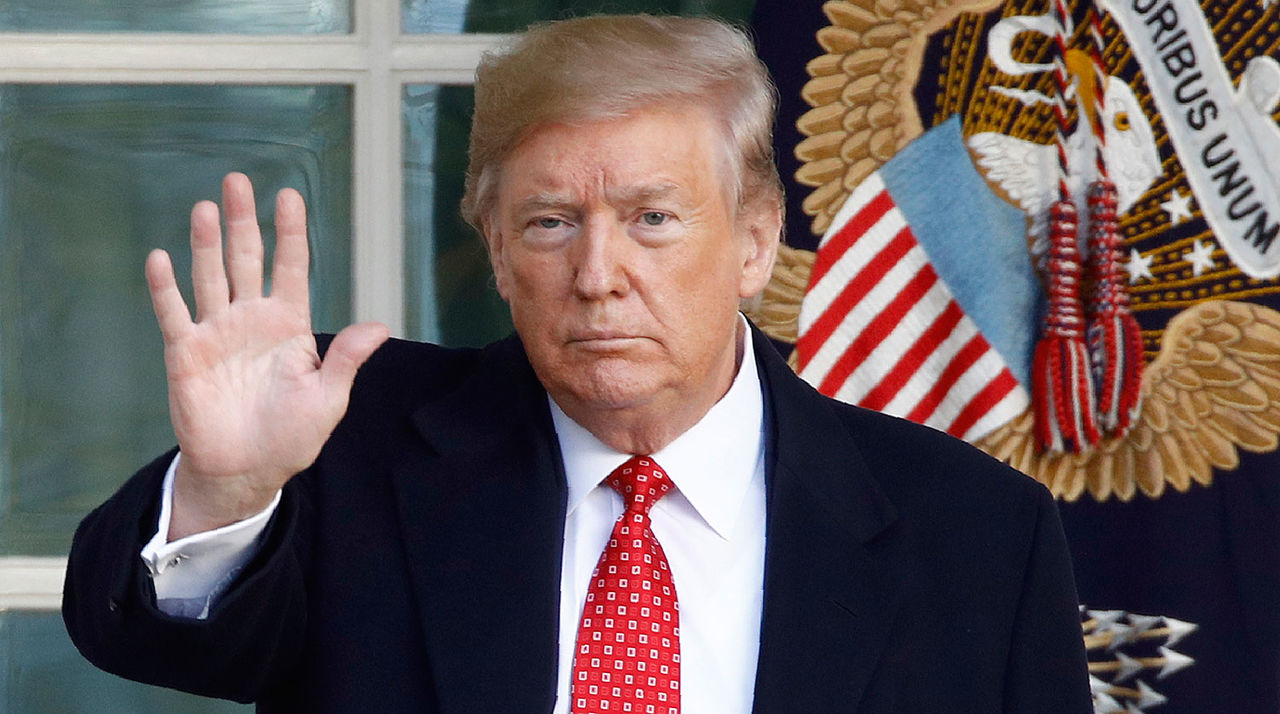 Американцы не смогли определиться с отношением к импичменту Трампа.