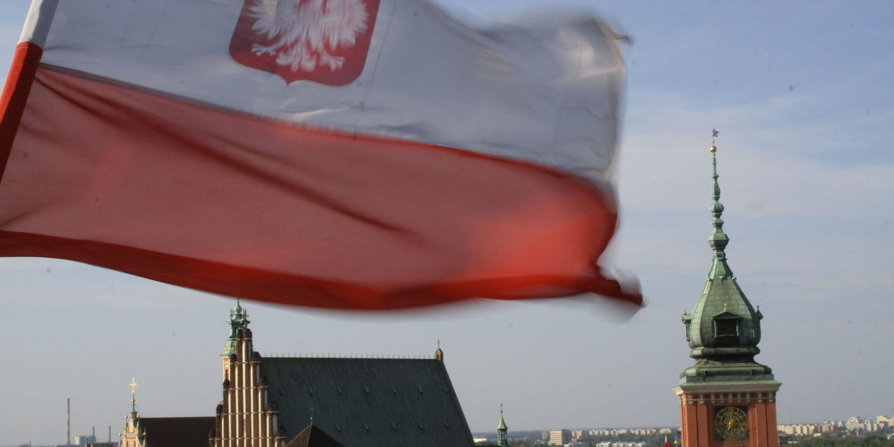 Польша не получила ответ Германии на требование репараций за военный ущерб.