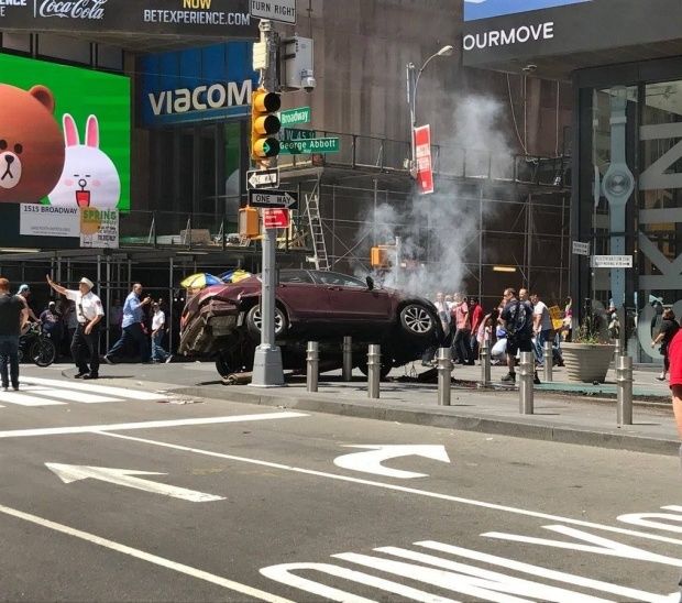 Cine este șoferul care a intrat cu mașina în 23 pietoni, la New York. Foto: Twitter/@gb