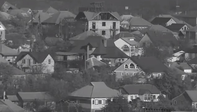 Răfuială sângeroasă la Telenești. Un bărbat a sărit cu cuțitul la vecin