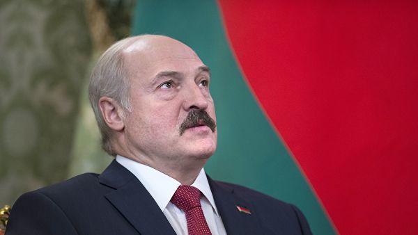 Лукашенко поддержал предложение Зеленского о встрече с Путиным в Минске.