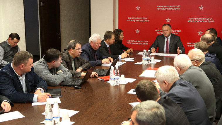 Socialiştii insistă asupra modificării Constituţiei astfel încât şeful statului să aibă prerogativa de a numi procurorul general. Foto: ipn.md