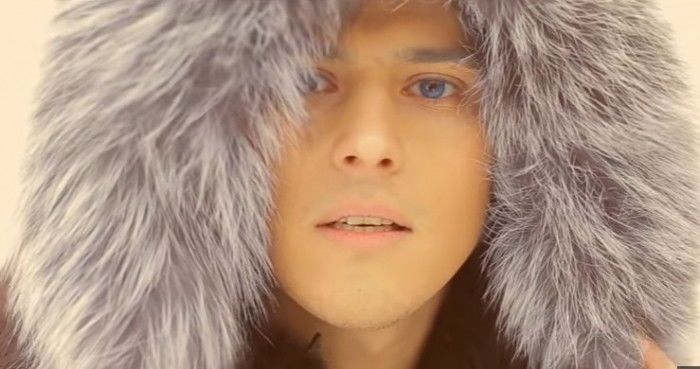 Băieții de la Zebra Show au realizat o parodie pentru videoclipul la piesa „Кто я есть”. 