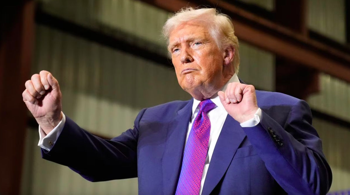 Трамп объявил о новых пошлинах на весь импорт.
