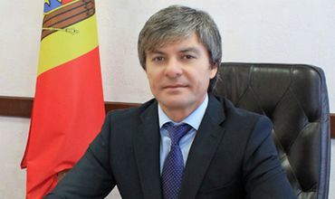 Viceministrul Economiei, Valeriu Triboi, urmează să fie reținut, în timpul perchezițiilor care au lor la Guvern. 