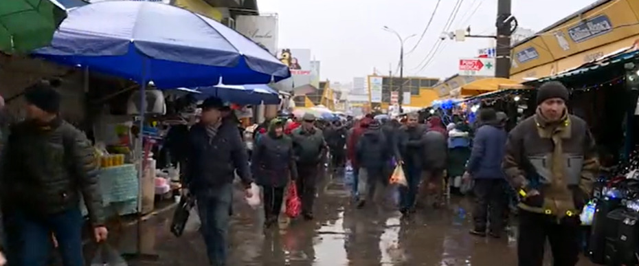 Жители Молдовы с головой погрузились в предновогодний ажиотаж.