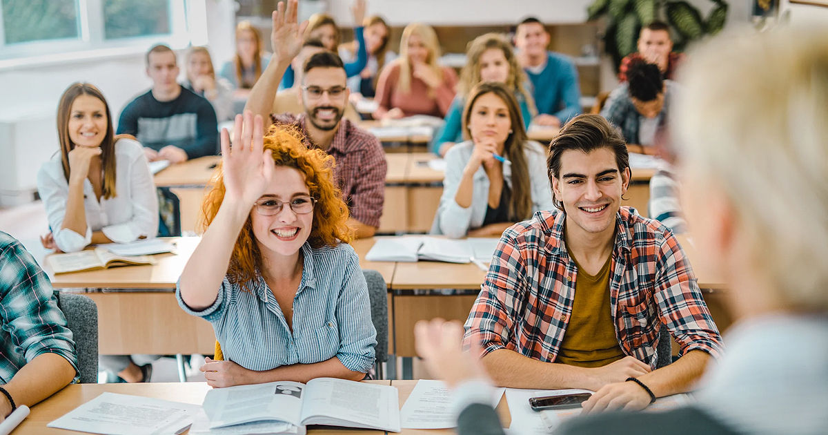 Taxele de studii cresc în universitățile din Moldova: Stomatologia ajunge la 65.000 de lei pe an.