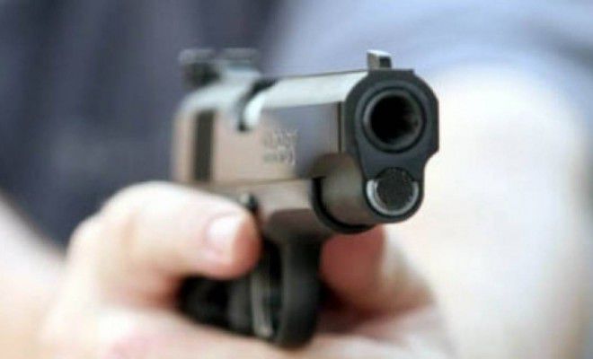 Caz tragic la Targovişte. Doi bărbaţi, găsiţi împuşcaţi pe un câmp
